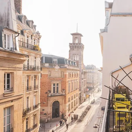 ル プティ ホテル パリ