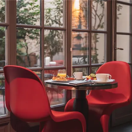 ル プティ ホテル パリ