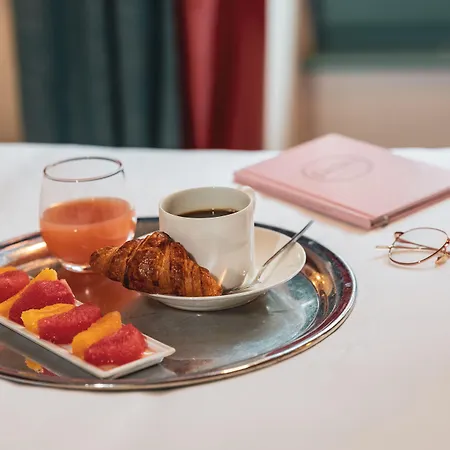 ホテル ル プティ 4*