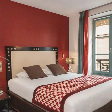Le Petit Hotel 4*