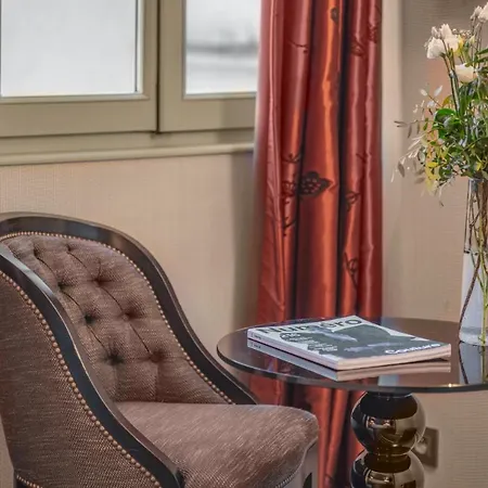Hotel Le Petit 4*