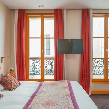 Le Petit Hotel 4*