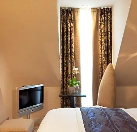 Ξενοδοχείο Le Petit 4*