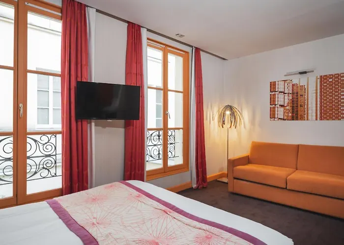 Le Petit Hotel Paris