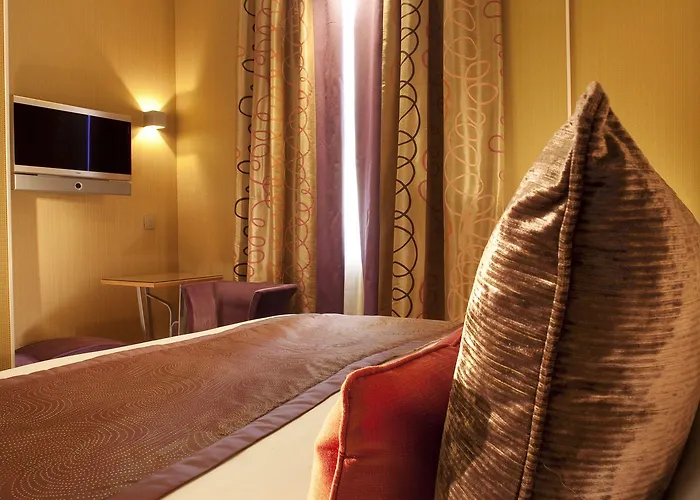 Le Petit Hotel 4*