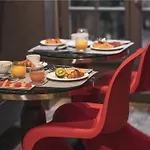 호텔 르 프티 4*