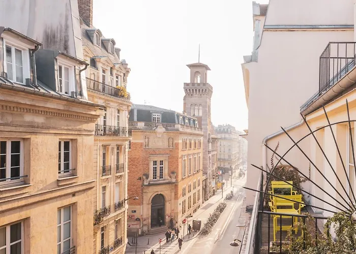 Le Petit Hotel Paris