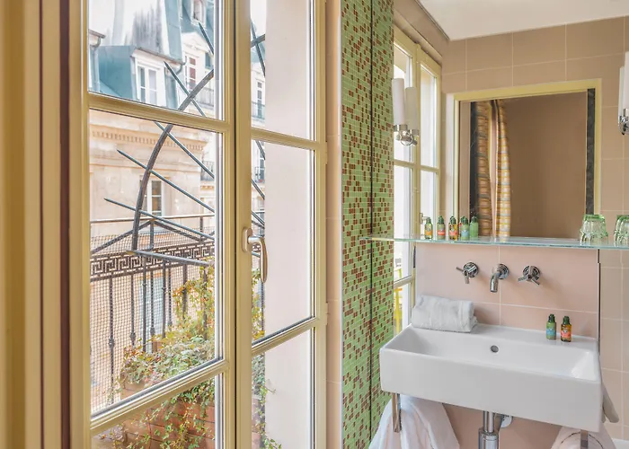 Le Petit Hotel Paris