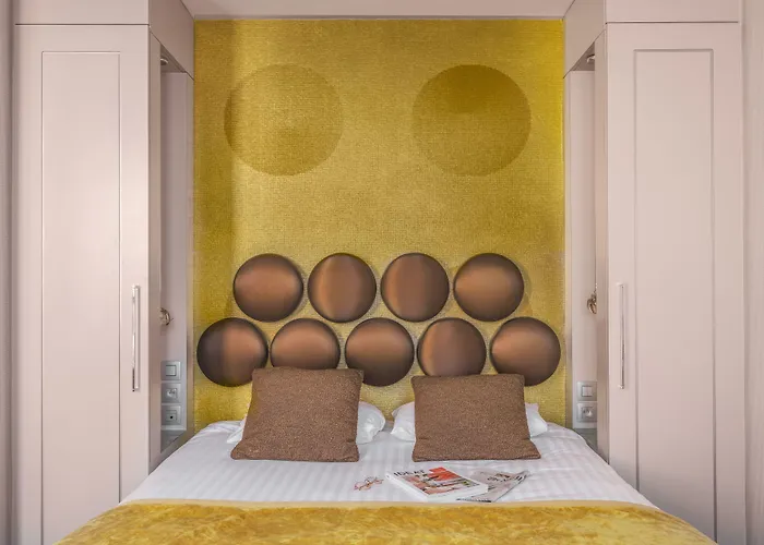 Le Petit Hotel Paris