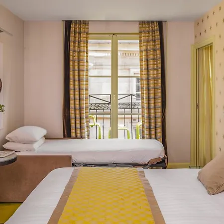 Le Petit 4* Paris